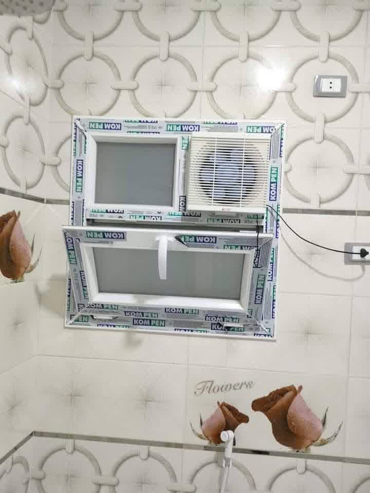 شباك قلاب مع جزء زجاجي ثابت وشفاط ، قطاع كومبن يو بي في سي